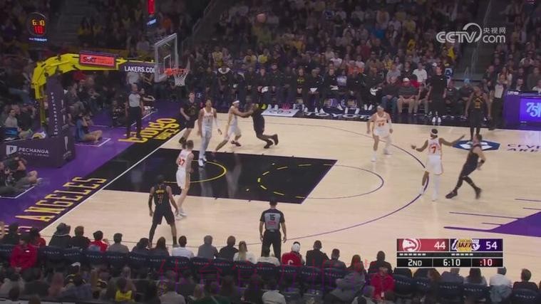 詹姆斯31+9+10 湖人大胜老鹰 詹姆斯31+9+10 湖人大胜老鹰